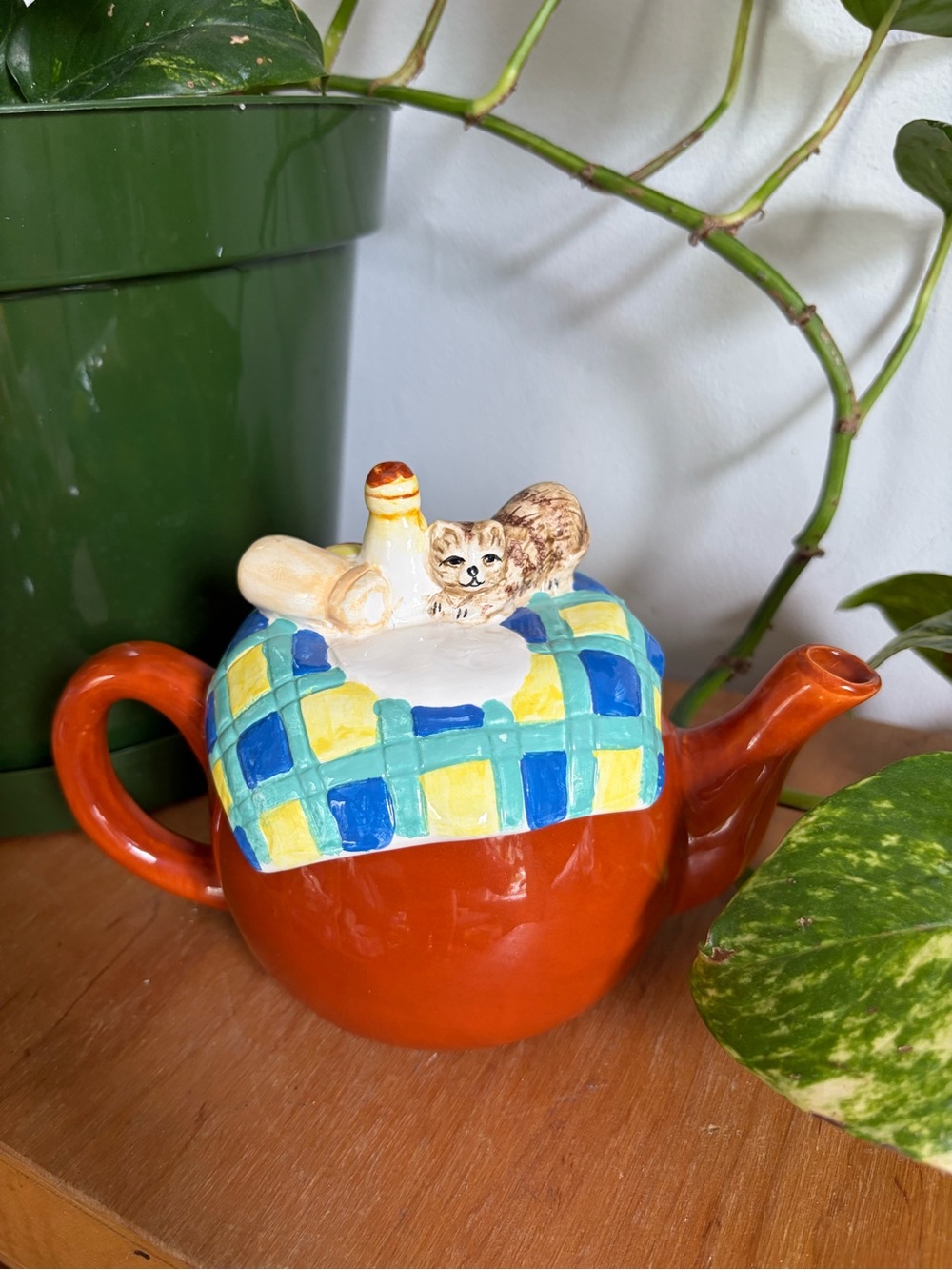 Vintage Small Teapot with Cat Decoration